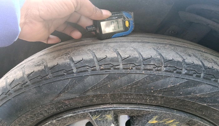 2018 Maruti Dzire LXI, Petrol, Manual, 73,509 km, tyre