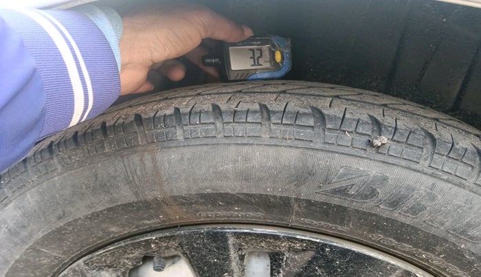 2018 Maruti Dzire LXI, Petrol, Manual, 73,509 km, tyre