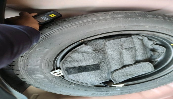 2021 KIA SONET HTK 1.2, Petrol, Manual, 31,157 km, tyre