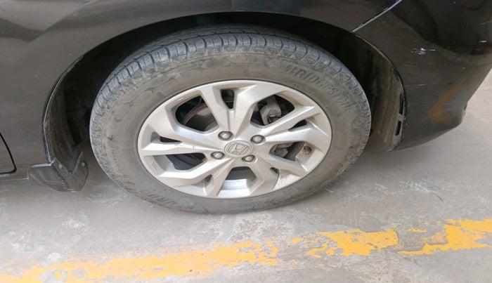 2019 Honda Amaze 1.2L I-VTEC V, Petrol, Manual, 1,06,595 km, tyre