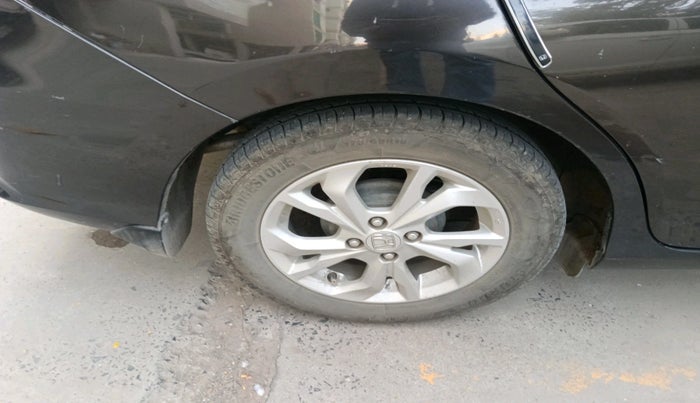 2019 Honda Amaze 1.2L I-VTEC V, Petrol, Manual, 1,06,595 km, tyre