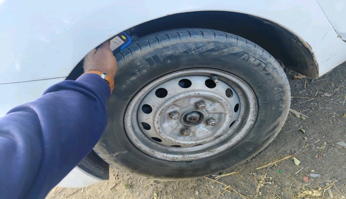 2014 Hyundai Eon ERA +, Petrol, Manual, 2,18,830 km, tyre