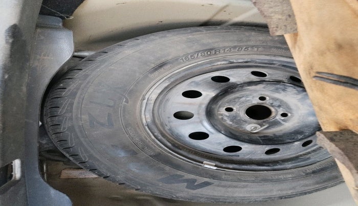 2014 Maruti Swift Dzire VXI, Petrol, Manual, 1,88,722 km, tyre