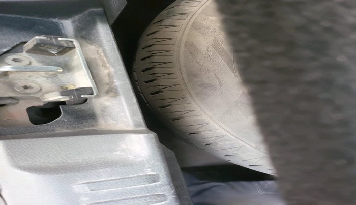 2017 Maruti Vitara Brezza ZDI PLUS DUAL TONE, Diesel, Manual, 41,437 km, tyre