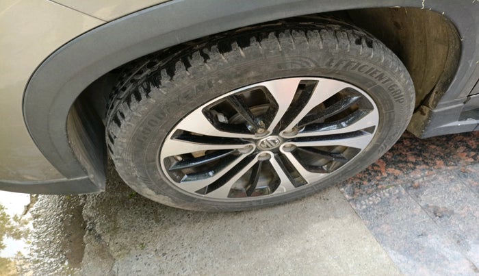 2022 MG HECTOR SHARP 1.5 PETROL CVT, Petrol, Automatic, 41,795 km, tyre