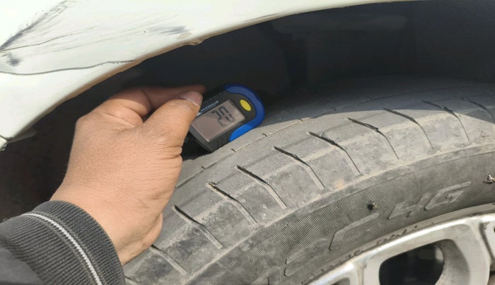 2017 Ford Ecosport TITANIUM 1.5L DIESEL, Diesel, Manual, 1,16,717 km, tyre