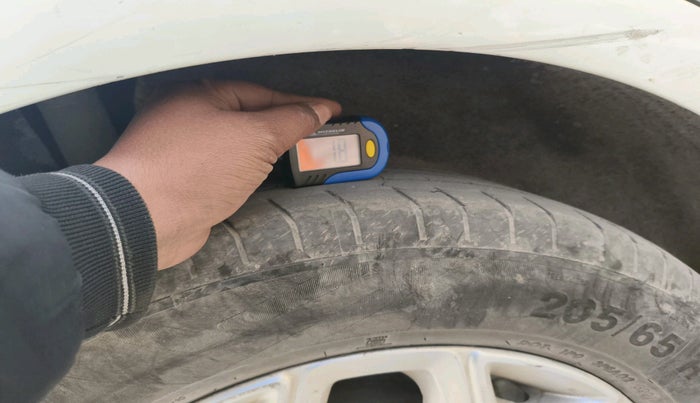 2017 Ford Ecosport TITANIUM 1.5L DIESEL, Diesel, Manual, 1,16,717 km, tyre