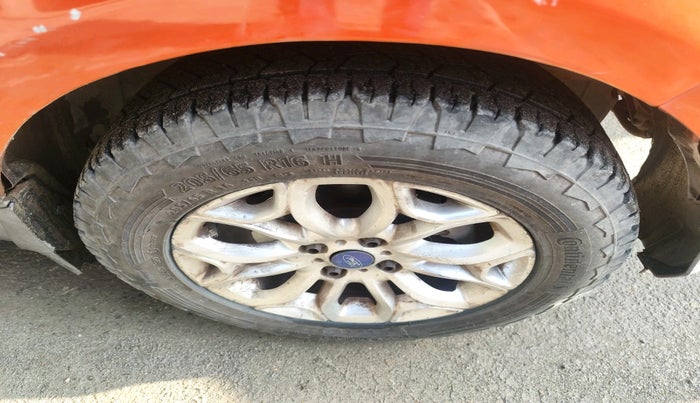 2014 Ford Ecosport TITANIUM 1.5L DIESEL, Diesel, Manual, 1,14,378 km, tyre