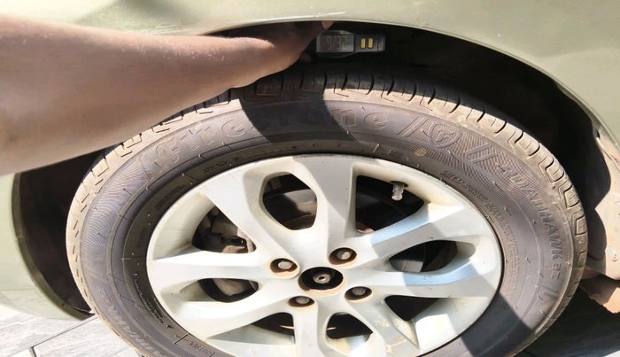 2014 Nissan Micra XV CVT, Petrol, Automatic, 80,097 km, tyre