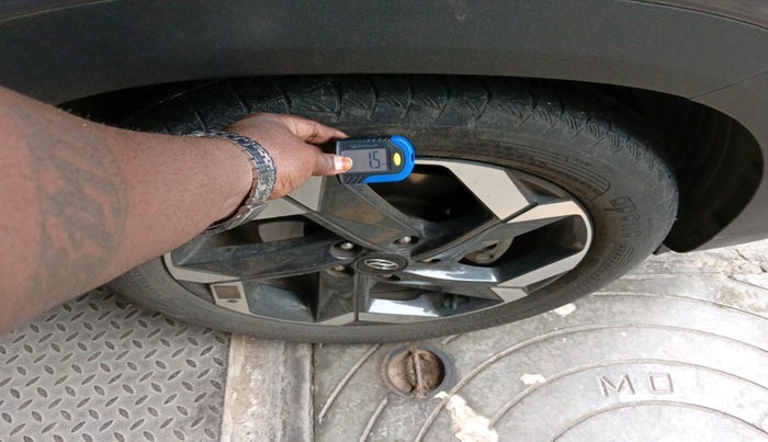 2022 Hyundai ALCAZAR 2.0 SIGNATURE (O) AT 7STR, Petrol, Automatic, 50,527 km, tyre