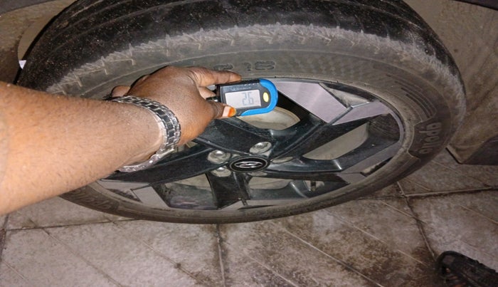 2022 Hyundai ALCAZAR 2.0 SIGNATURE (O) AT 7STR, Petrol, Automatic, 50,527 km, tyre