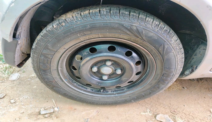 2011 Maruti Ritz VXI, Petrol, Manual, 39,763 km, tyre