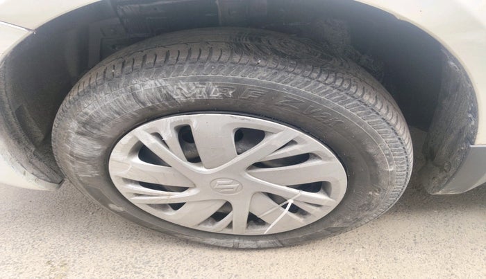 2016 Maruti Swift VXI, Petrol, Manual, 94,005 km, tyre