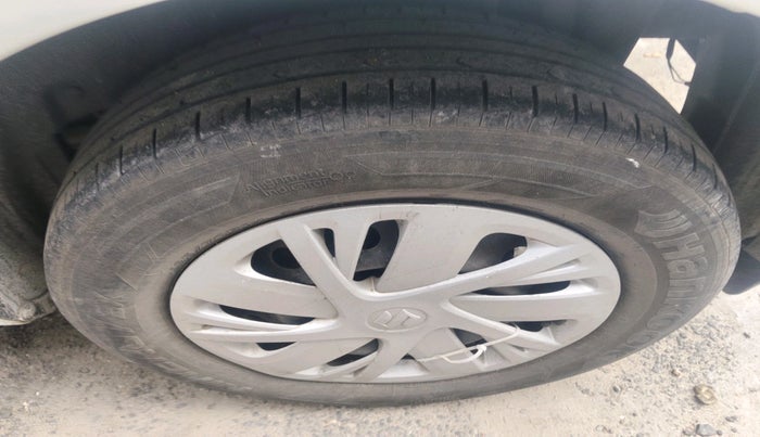 2016 Maruti Swift VXI, Petrol, Manual, 94,005 km, tyre