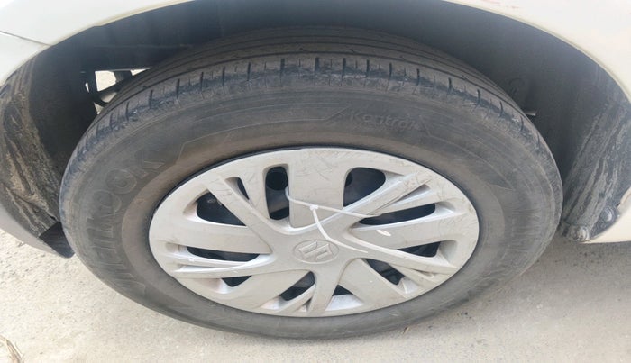 2016 Maruti Swift VXI, Petrol, Manual, 94,005 km, tyre