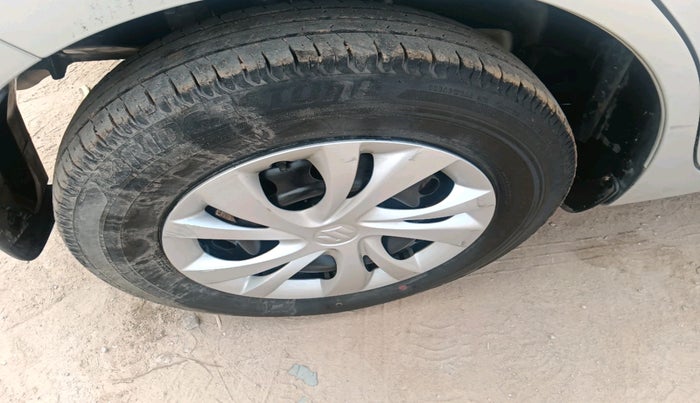 2023 Maruti Swift VXI CNG, Petrol, Manual, 22,329 km, tyre