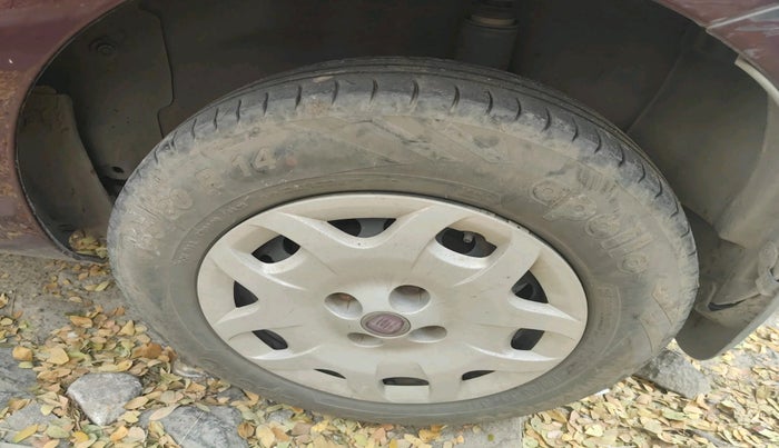 2012 Fiat Grand Punto DYNAMIC 1.3, Diesel, Manual, 1,20,000 km, tyre