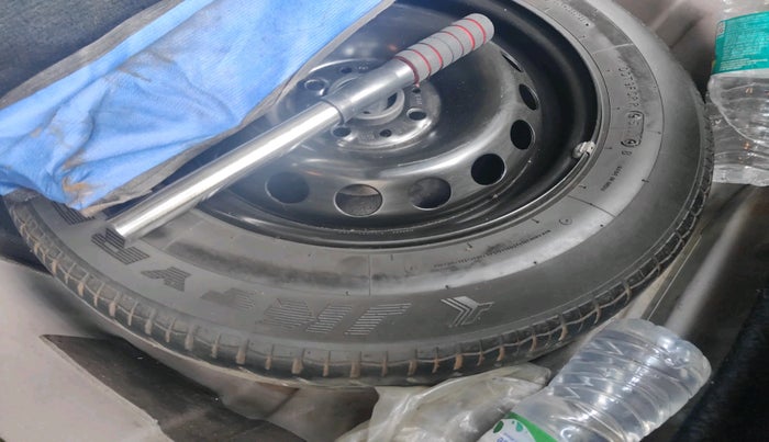 2012 Fiat Grand Punto DYNAMIC 1.3, Diesel, Manual, 1,20,000 km, tyre