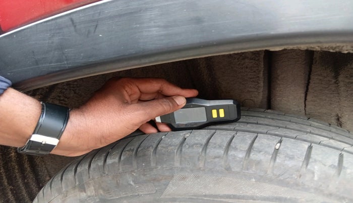 2016 Maruti Vitara Brezza VDI, Diesel, Manual, 1,59,253 km, tyre