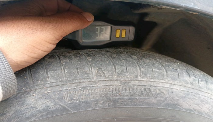 2016 Ford Ecosport TITANIUM 1.5L PETROL AT, Petrol, Automatic, 1,52,247 km, tyre