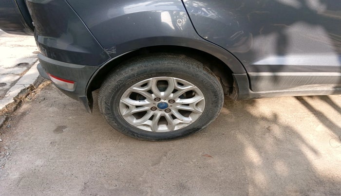 2016 Ford Ecosport TITANIUM 1.5L PETROL AT, Petrol, Automatic, 1,52,247 km, tyre