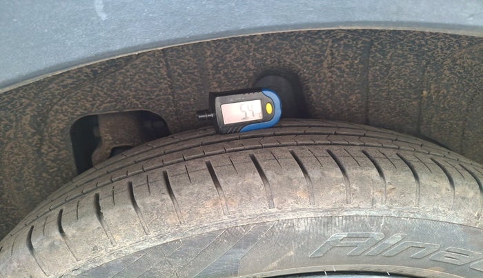 2023 Mahindra XUV300 W6 1.2 PETROL, Petrol, Manual, 13,525 km, tyre