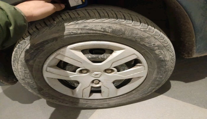 2016 Renault Kwid RXT 0.8, Petrol, Manual, 9,717 km, tyre