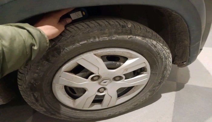 2016 Renault Kwid RXT 0.8, Petrol, Manual, 9,717 km, tyre