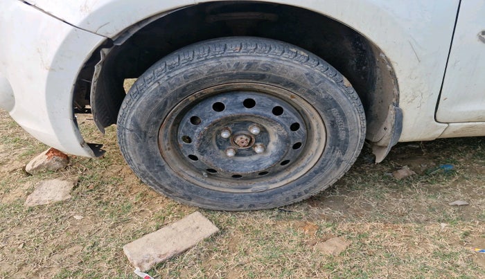 2011 Hyundai i20 MAGNA 1.2, Petrol, Manual, 1,52,265 km, tyre