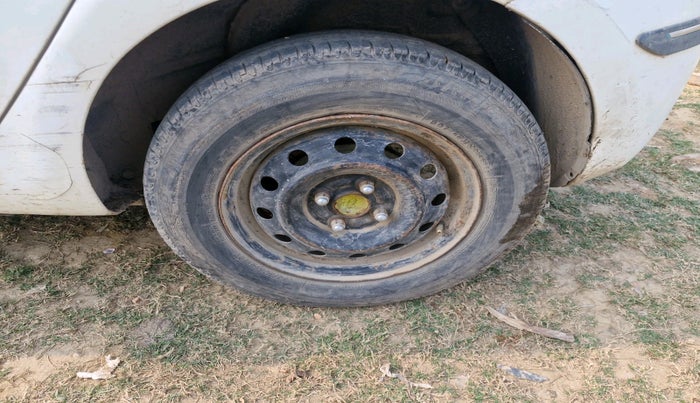 2011 Hyundai i20 MAGNA 1.2, Petrol, Manual, 1,52,265 km, tyre