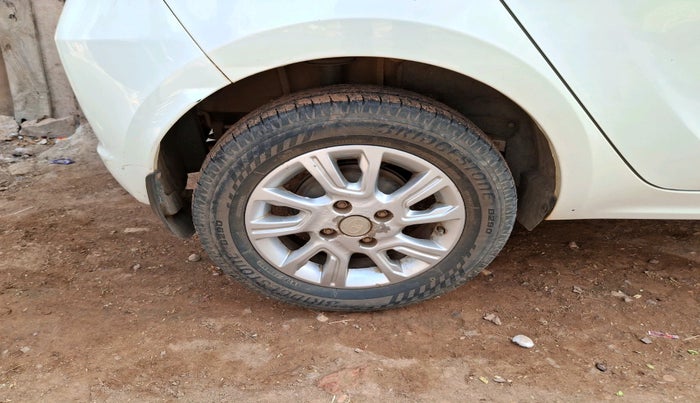 2016 Tata Tiago XZ PETROL, Petrol, Manual, 83,586 km, tyre