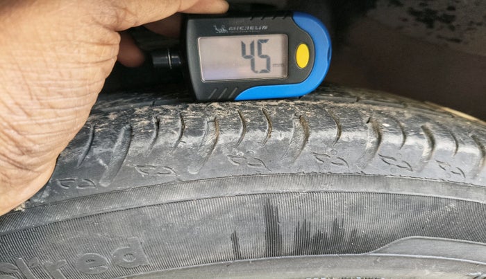 2023 Maruti XL6 ZETA CNG, CNG, Manual, 49,000 km, tyre