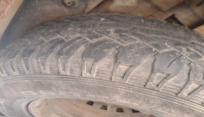 2013 Mahindra Xylo H4 BS IV, Diesel, Manual, 1,22,867 km, tyre