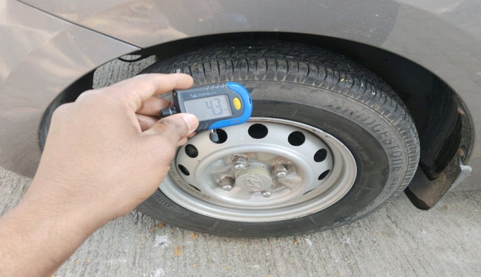 2012 Hyundai Eon ERA, Petrol, Manual, 16,643 km, tyre