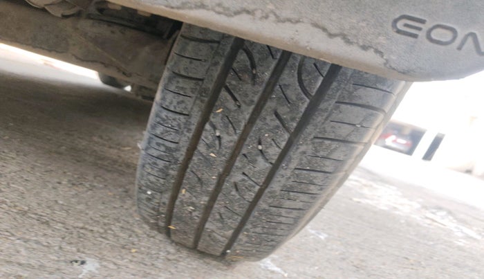 2012 Hyundai Eon ERA, Petrol, Manual, 16,643 km, tyre