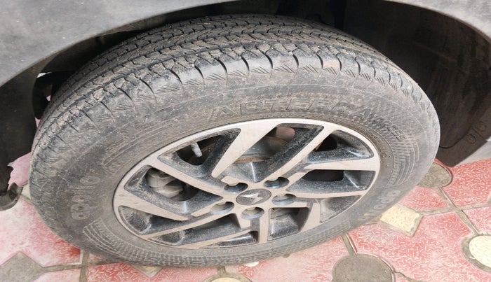 2024 Mahindra XUV 3XO AX5 1.2 L TCMPFi, Petrol, Manual, 22,280 km, tyre