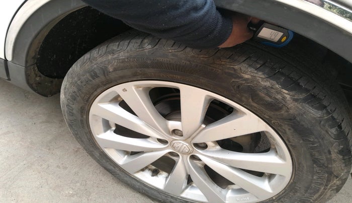 2023 MG ASTOR SMART 1.5 MT, Petrol, Manual, 18,692 km, tyre