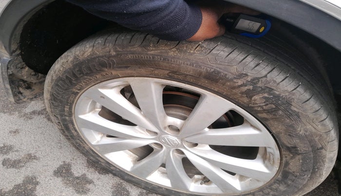 2023 MG ASTOR SMART 1.5 MT, Petrol, Manual, 18,692 km, tyre