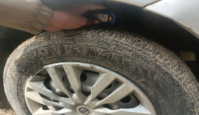 2011 Maruti Swift Dzire VXI, Petrol, Manual, 87,889 km, tyre