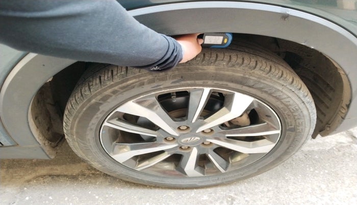 2021 Mahindra XUV300 W8 (O) 1.5 DIESEL AMT, Diesel, Automatic, 53,880 km, tyre