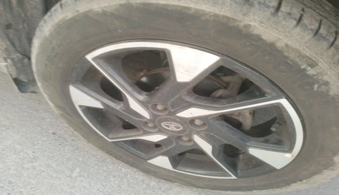 2023 Tata PUNCH ACCOMPLISHED MT, Petrol, Manual, 45,673 km, tyre