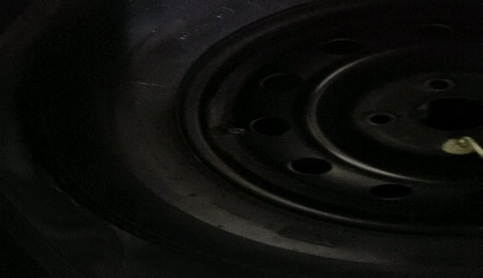 2014 Maruti Swift VXI, Petrol, Manual, 1,21,492 km, tyre