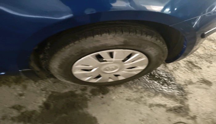 2014 Maruti Swift VXI, Petrol, Manual, 1,21,492 km, tyre