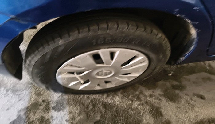 2014 Maruti Swift VXI, Petrol, Manual, 1,21,492 km, tyre