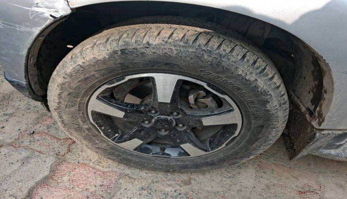 2017 Mahindra Scorpio S6 PLUS 1.99 INTELLI-HYBRID, Diesel, Manual, 98,577 km, tyre