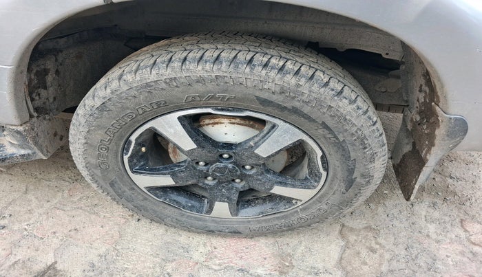 2017 Mahindra Scorpio S6 PLUS 1.99 INTELLI-HYBRID, Diesel, Manual, 98,577 km, tyre