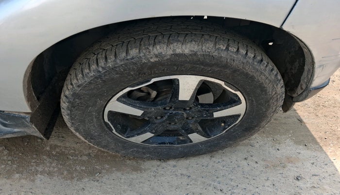 2017 Mahindra Scorpio S6 PLUS 1.99 INTELLI-HYBRID, Diesel, Manual, 98,577 km, tyre