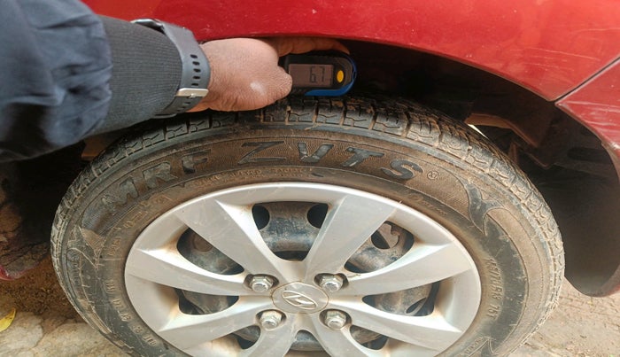 2011 Hyundai Eon MAGNA, Petrol, Manual, 21,573 km, tyre