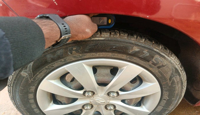 2011 Hyundai Eon MAGNA, Petrol, Manual, 21,573 km, tyre