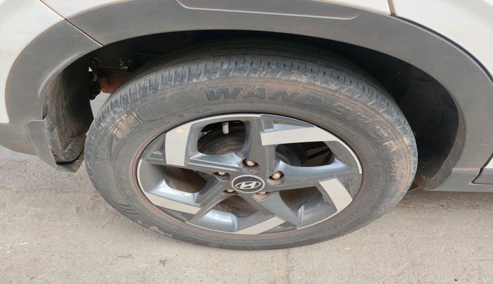 2019 Hyundai VENUE SX 1.0 (O) TURBO, Petrol, Manual, 52,658 km, tyre